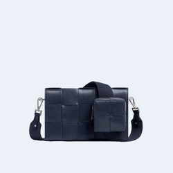 보테가 베네타 버서타일 스트랩 카세트백 네이비